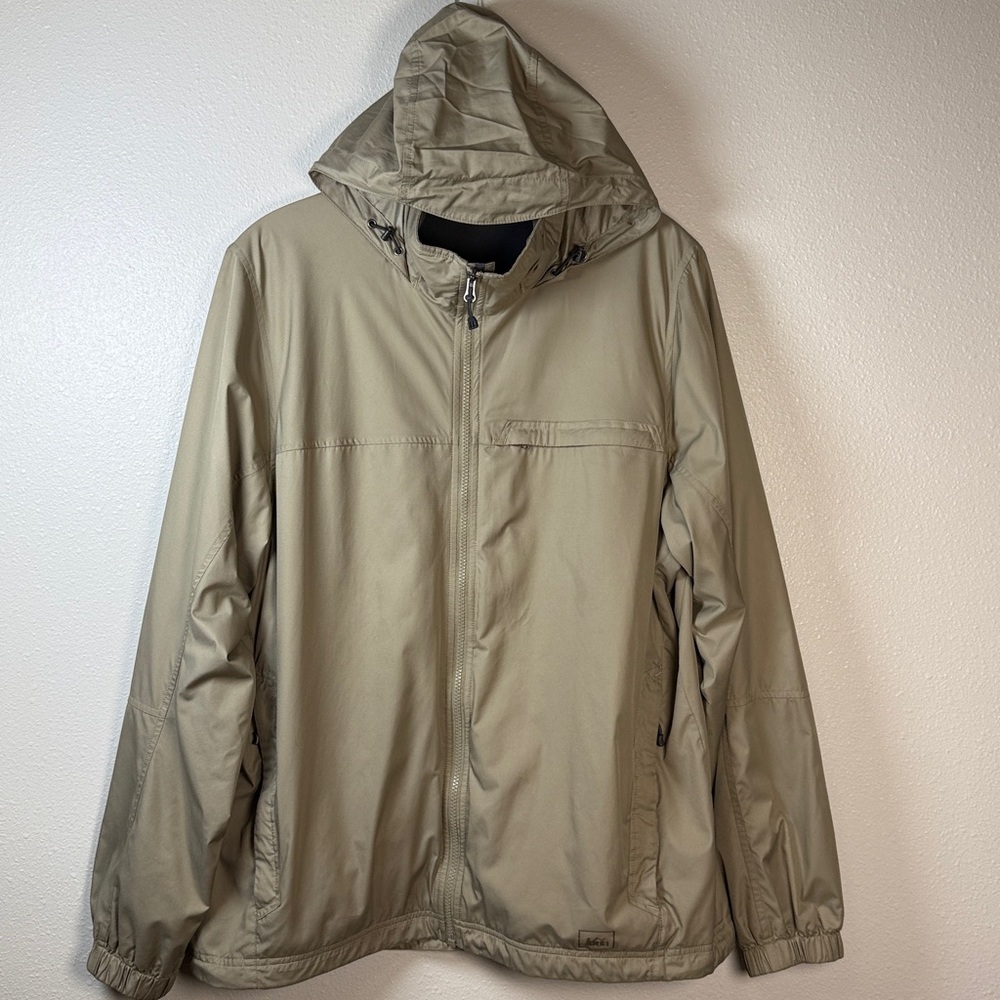 REI Hooded Windbreaker Jacket Men XL Tan 
Neutral Outdoor Zip Pockets Mesh Lined